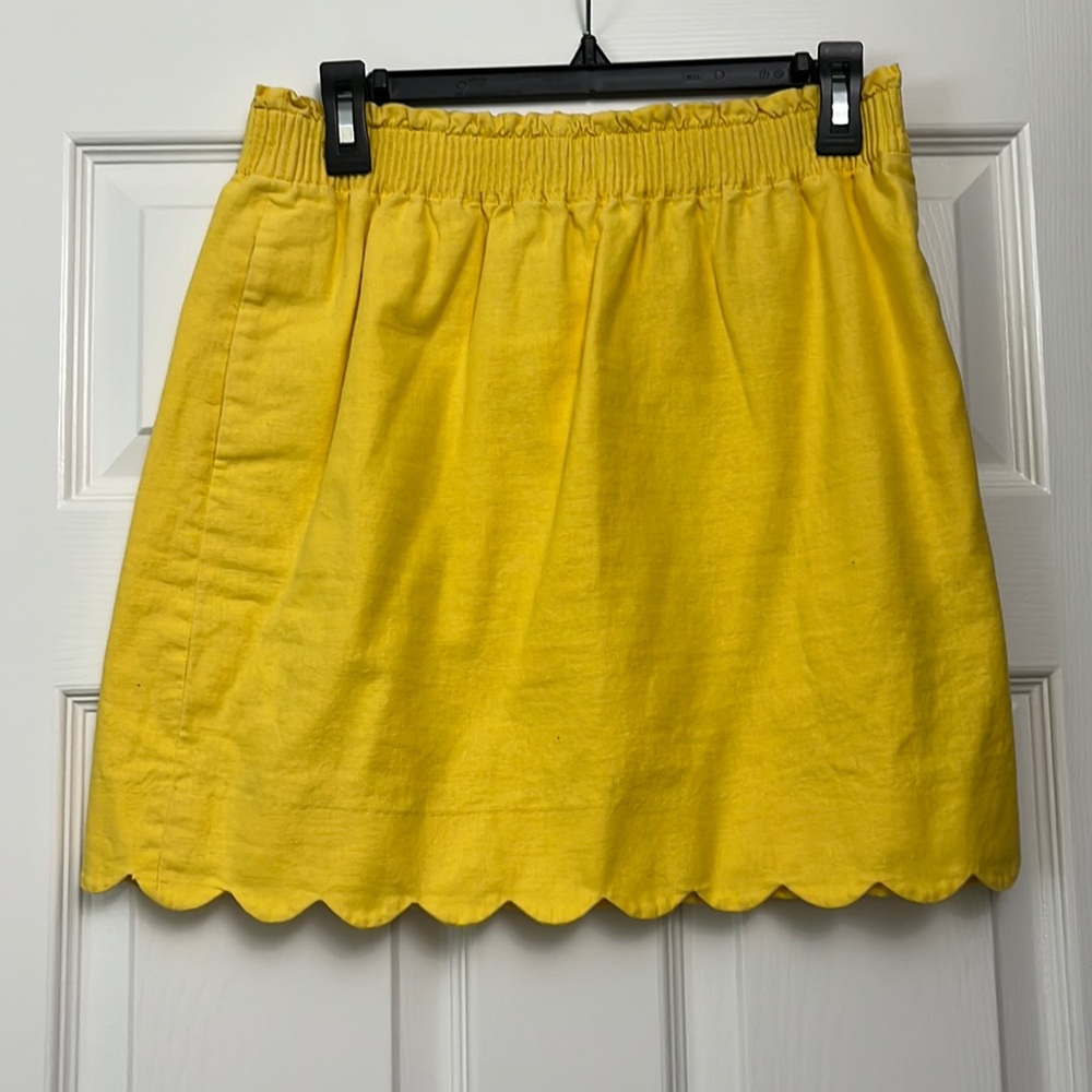 J Crew yellow linen skirt with scallop hem and pockets! Size 6